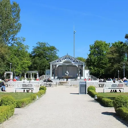 Urlauberdorf 22a *